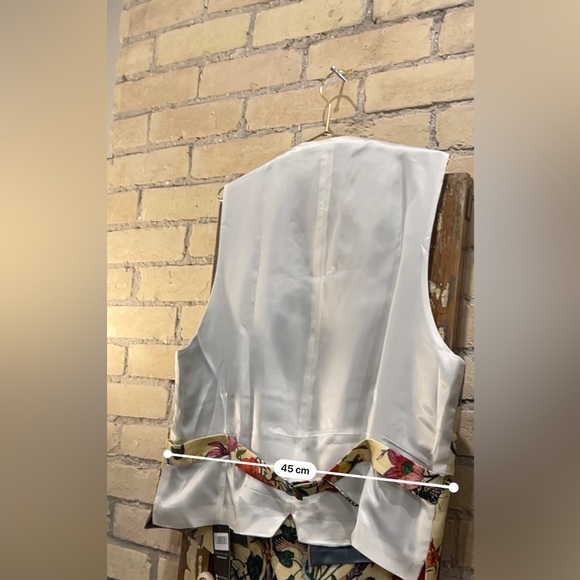 S*O*L*D Gucci V Neck Floral and Snake Print Waistcoat - Picture 11 of 13